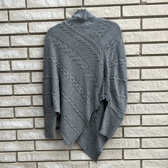 Aventura Grey Cable Knit Samara Silk-Blend Poncho One Size - Picture 7 of 10